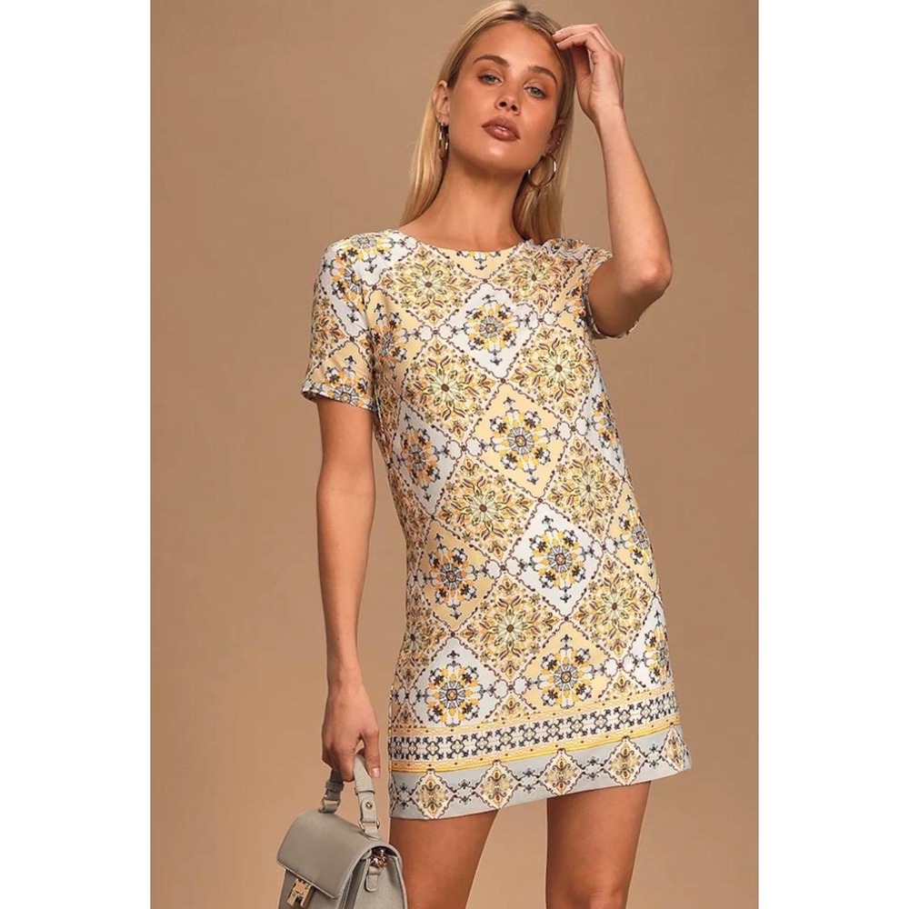 NWOT Lulus Shift Dress M Yellow Grey Medallion Tile Print Boho Mod Retro 60s